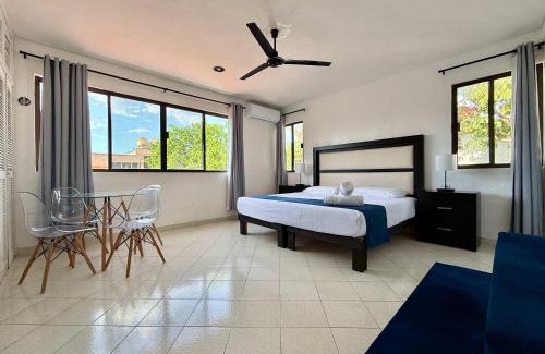 Colonia Campestre House | Bright Studio with Shared Pool Access