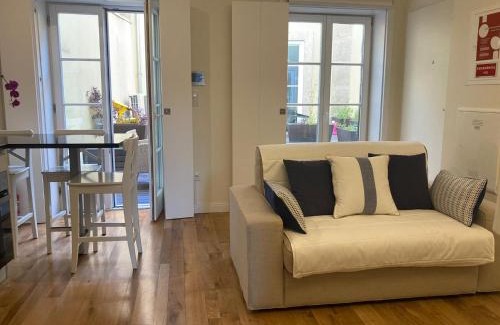 Foz do Douro Apartment | Bright studio with terrace