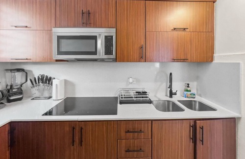 Santurce Villa | Bright & Stylish Apt @ Calle Loiza - Walk to Beach