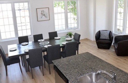 Newmarket House | Bright & Stylish Home in the Heart of Newmarket