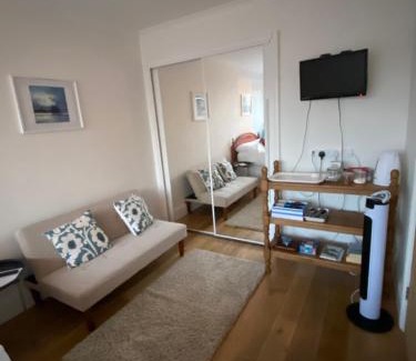 Whitstable House | Bright Suite