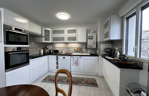 Les Puces de Saint-Ouen Apartment | Bright sunny new flat 753 sqft 2 bedrooms +free parking