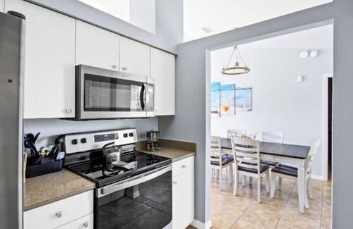 Deltona Lakes House | Bright, sunny, spacious house close to nearby attractions