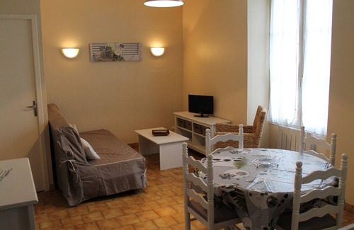 La Roche-Posay Apartment | Bright T2 Apartment in La Roche-Posay Center with Wi-Fi and Washer