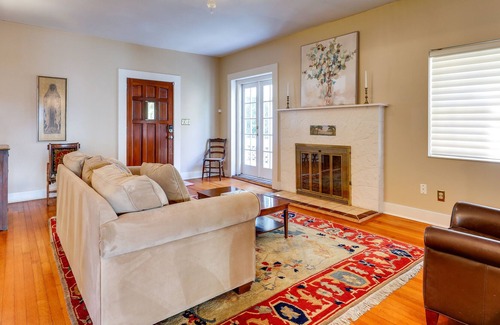 Davis Islands Villa | Bright Tampa Villa - Heated Pool, Hot Tub & Patio