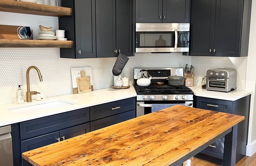 Newburyport Condo | Bright Townhouse Near Downtown Newburyport