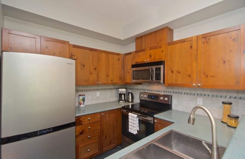 Whistler Cay Estates House | Bright Two Storey Corner Townhouse at North Star