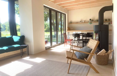 Hohenlychen House | Bright vacation home on Lake Zenssee with fireplace and terrace