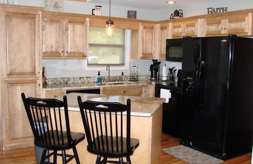 Murphy Ski Chalet | Brighter Days Retreat - 3 Bedroom in a gated community