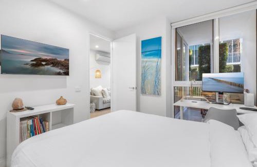 Brighton Apartment | Brighton 1-Bed Apartment with Balcony & Parking