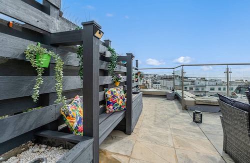 Brighton City Centre Apartment | Brighton Beach City Penthouse Sea Views Balcony