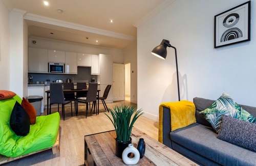 Brighton Apartment | Brighton Blissful Retreat by the Sea