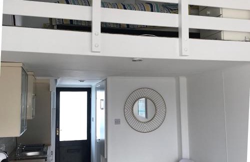Seafront Apartment | Brighton Marina Floating home
