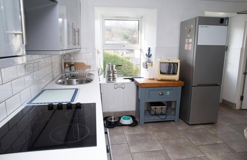 Tan-y-groes Cottage | Brigydon, Tresaith - Two Bedroom Cottage, Sleeps 5