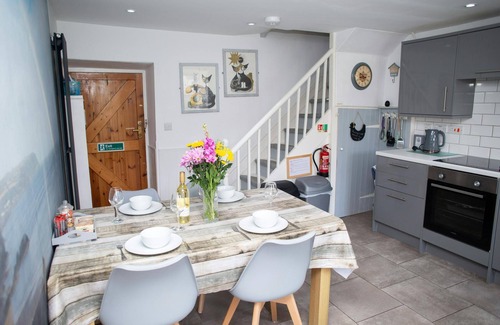 Tan-y-groes Cottage | Brigydon, Tresaith - Two Bedroom Cottage, Sleeps 5