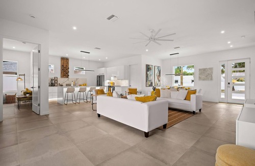 Arlington Park House | "Brillant Sunshine" SARASOTA. Luxury POOL home built in 2023. Up to 18 guests