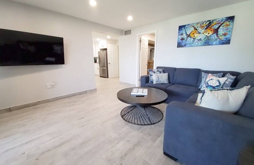 Estate Queens Quarter Condo | Brilliant 2/2 condo (Brand new)Sapphire Beach Resort