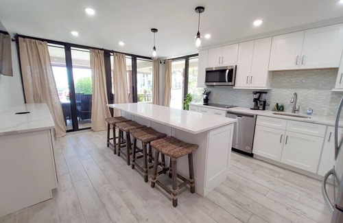 Estate Queens Quarter Condo | Brilliant 2/2 condo (Brand new)Sapphire Beach Resort