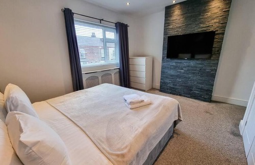 Worsley Apartment | Brilliant 2 Bedroom Home in Worsley
