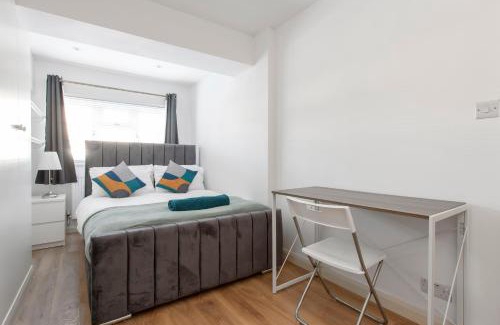 London Borough of Bromley Apartment | Brilliant Bromley, Spacious, Garden, Free Parking