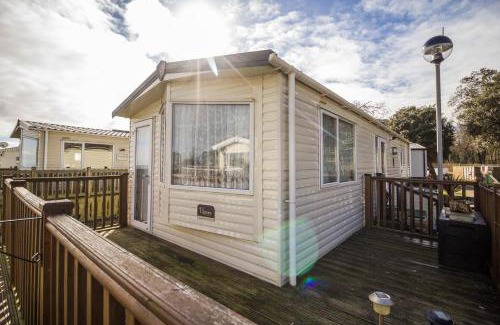Corton Other | Brilliant Caravan With A Partial Sea View In Suffolk Ref 32026Az