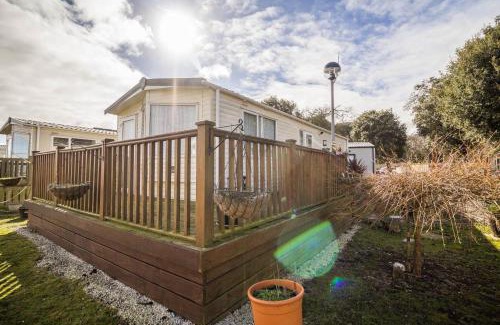 Corton Other | Brilliant Caravan With A Partial Sea View In Suffolk Ref 32026Az