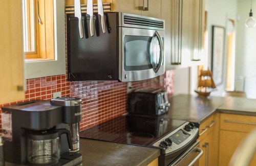 Chattanooga House | Brilliant Southside Home on 2 Acre Park + Pet Friendly