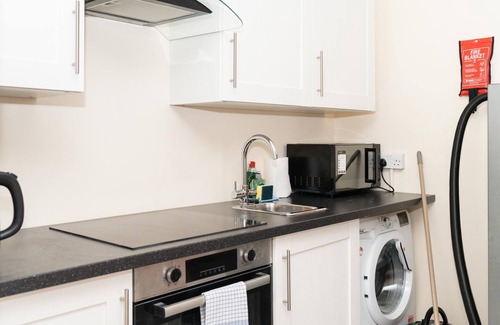 Newington Apartment | Brilliantly Located 2BD Flat — Heart of Edinburgh!