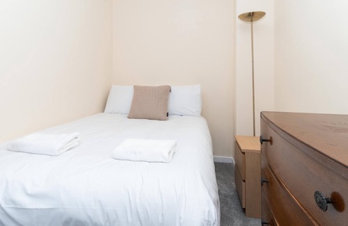 Newington Apartment | Brilliantly Located 2BD Flat — Heart of Edinburgh!