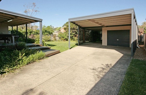 Burrill Lake House | Bring the dog, boat & family