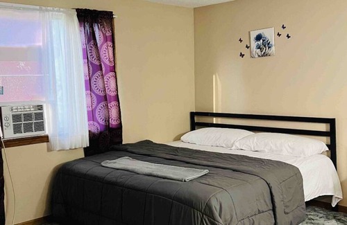 Lackawanna House | Bring the whole family to this great place with lots of room for fun. 5m bills S