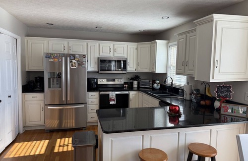 Jeffersontown House | Bring Your Friends to Derby!