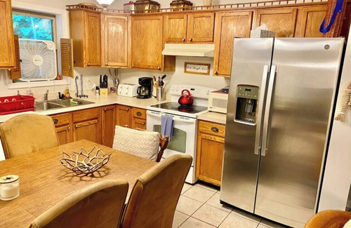 Lake Ariel House | Bring your friends, your family, your pets, you won’t want to leave! :)