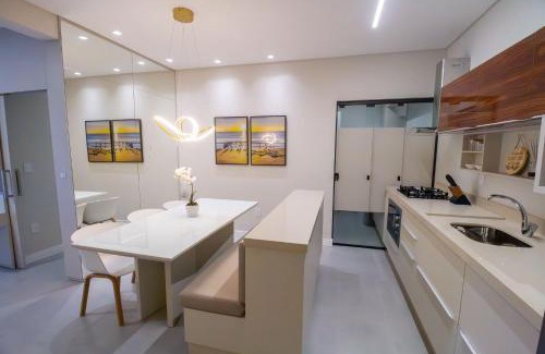 Mariscal Apartment | Brisas do Sul 102 - Excelente apartamento 2 quartos com vista mar - Finamente mobiliado e decorado - À poucos metros da praia - (Consultar serviços de roupa de cama e banho)
