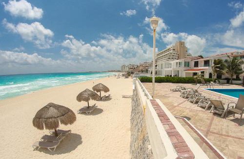 Zona Hotelera Apartment | Brisas Shores Beach & OceanFront Apartments 1 or 2 bedrooms Cancun Hotel Zone