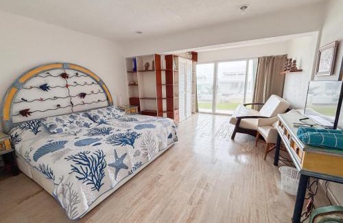 Zona Hotelera Apartment | Brisas Shores Beach & OceanFront Apartments 1 or 2 bedrooms Cancun Hotel Zone