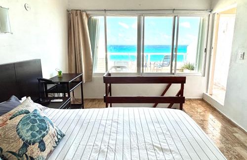 Zona Hotelera Apartment | Brisas Shores Penthouse Beachfront, Ocean View Terrace Cancun Hotel Zone, 2 bedrooms