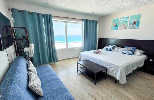 Zona Hotelera Apartment | Brisas Shores Penthouse Beachfront, Ocean View Terrace Cancun Hotel Zone, 2 bedrooms