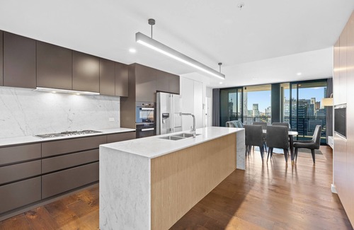 South Brisbane Apartment | Brisbane One Apartments by CLLIX