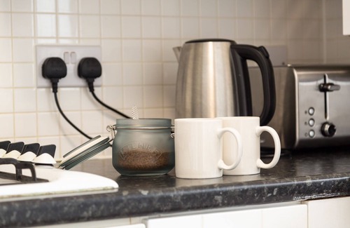 Filton Apartment | Bristol Apartment with Parking