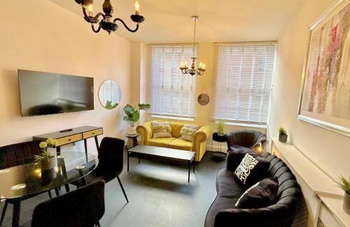 Saint Paul's Apartment | Bristol City Stays - Cabot Circus