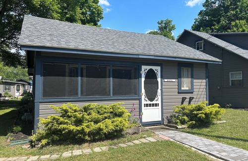 Geneva-on-the-Lake Cottage | Bristol Cottage at Tiffany's Cottages! New In-Ground Pool, Night Life, GOTL Lake