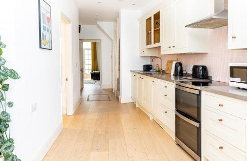 Redcliffe Apartment | Bristol Harbour, 2 bedroom townhouse with Parking