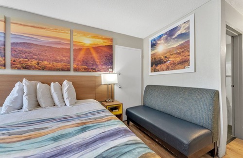 Bristol Hotel | Bristol Parkway Inn
