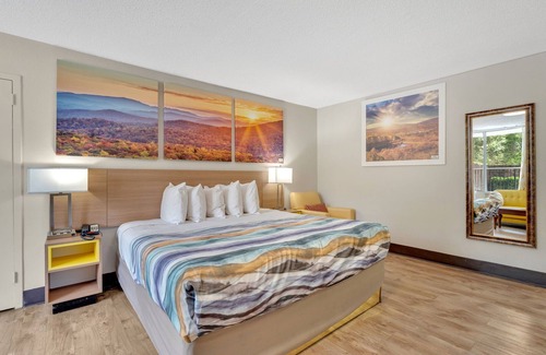 Bristol Hotel | Bristol Parkway Inn