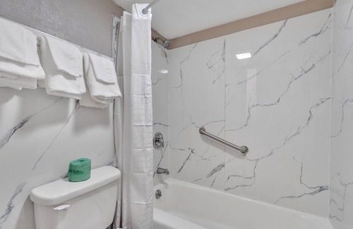 Bristol Hotel | Bristol Parkway Inn