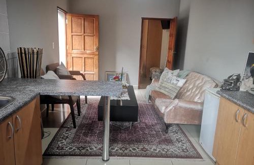 Greater Johannesburg Metropolitan Area Apartment | Bristow Self Catering Unit with Back Up Power and Free Wi- Fi