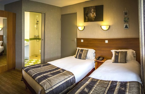 Saint-Andre-de-la-Marche Hotel | Brit Hotel Confort Azur Cholet Nord