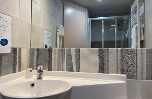 Fayet Hotel | Brit Hotel Saint-Quentin