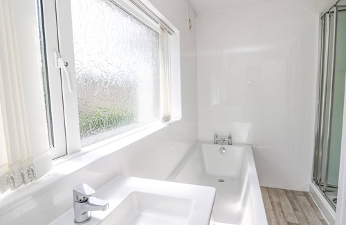 Llanrhystud Cottage | BRITANNIA COTTAGE, family friendly, with a garden in Llanrhystud